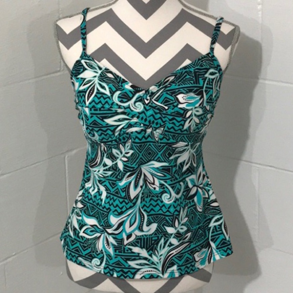 CROFT & BARROW GREEN AND BLACK FLORAL TANKINI TOP